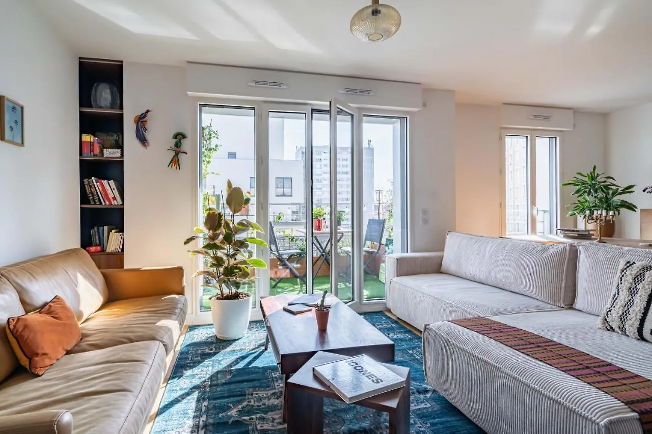 Stunning Private Room To Visit Paris Homestay