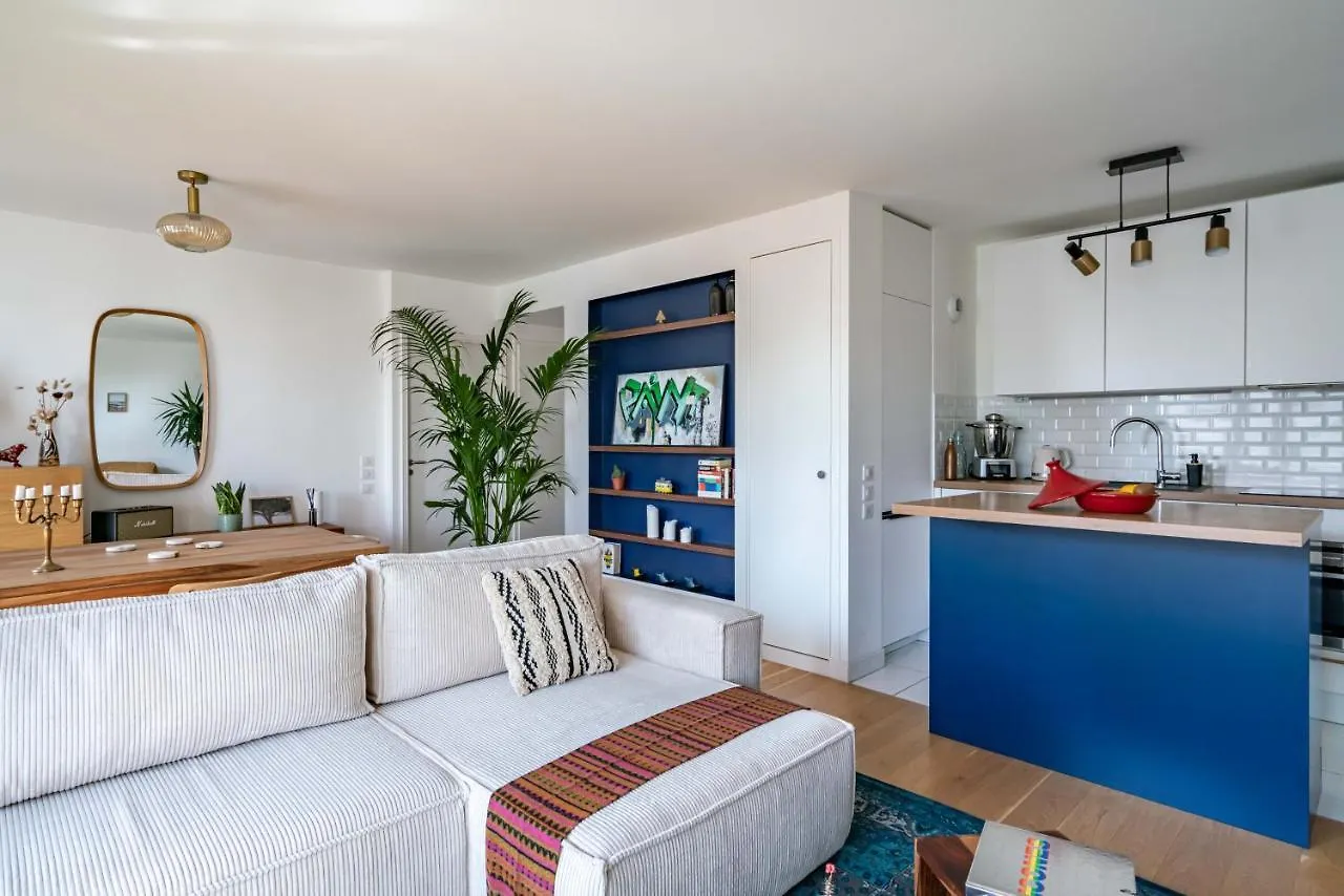 Stunning Private Room To Visit Paris France